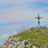 das Gipfelkreuz auf dem Schweinsberg