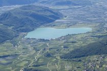 Kalterer See mit naturbelassenem Ufer